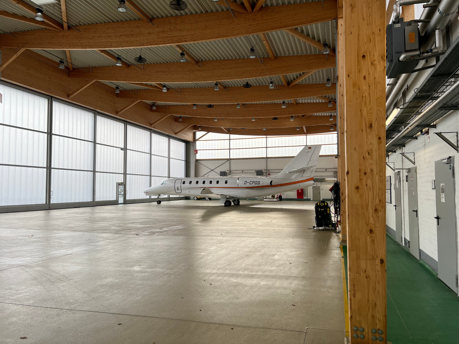 Wide hangar — wood beams
